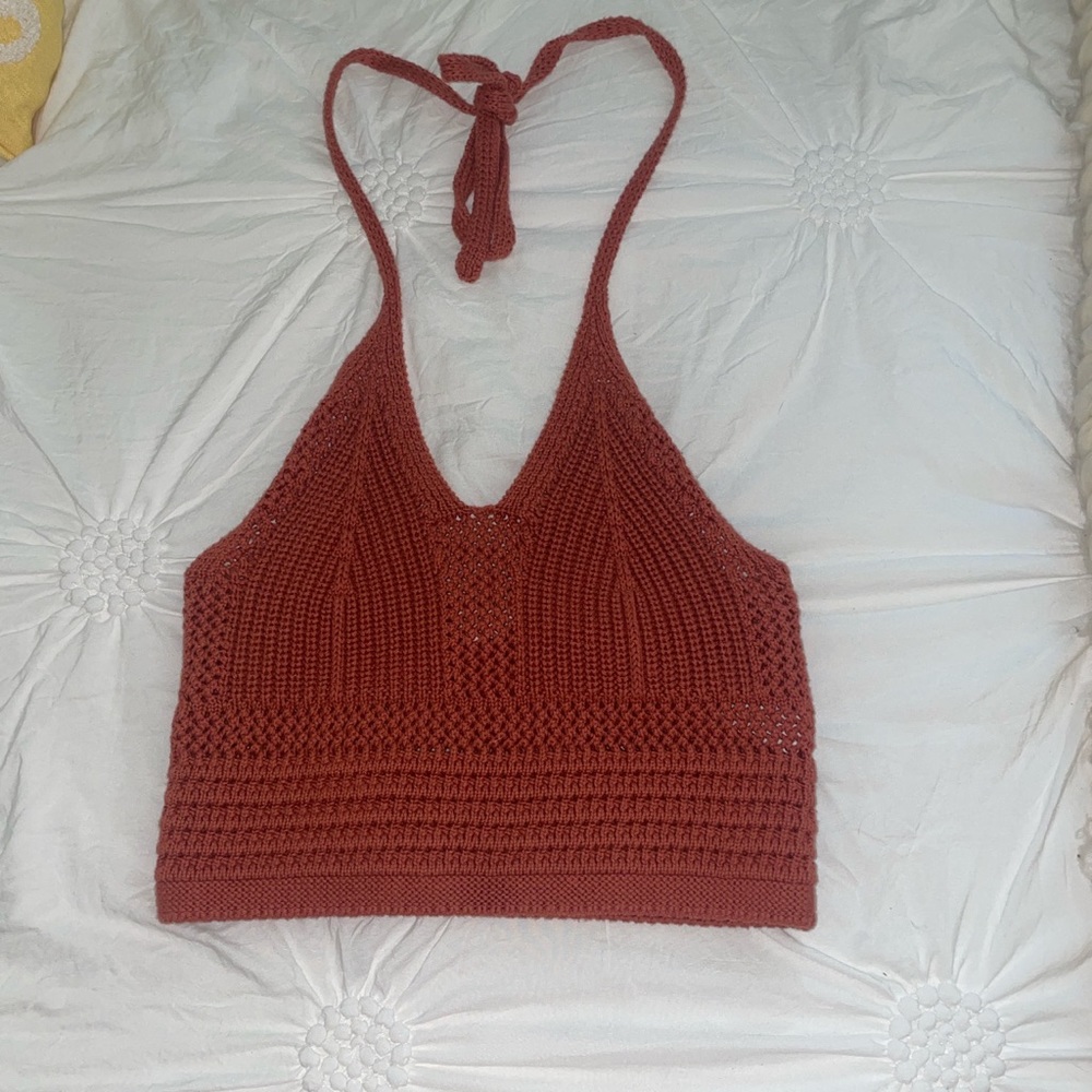 Cropped tank, tied around neck.